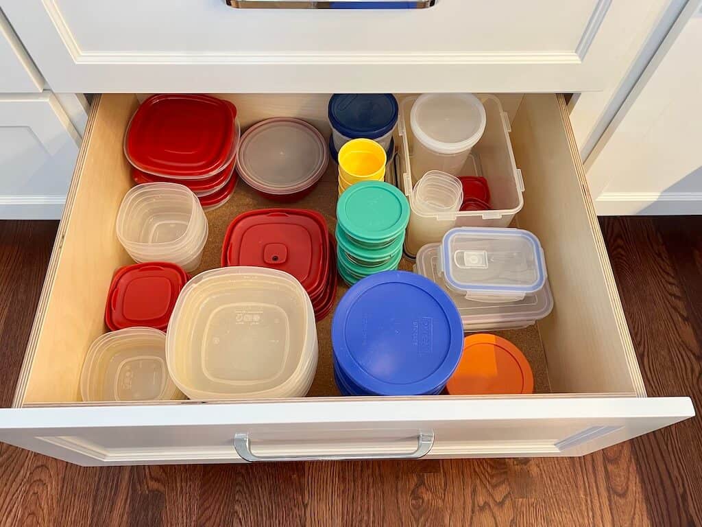 Tupperware Drawer...No Need For Dividers